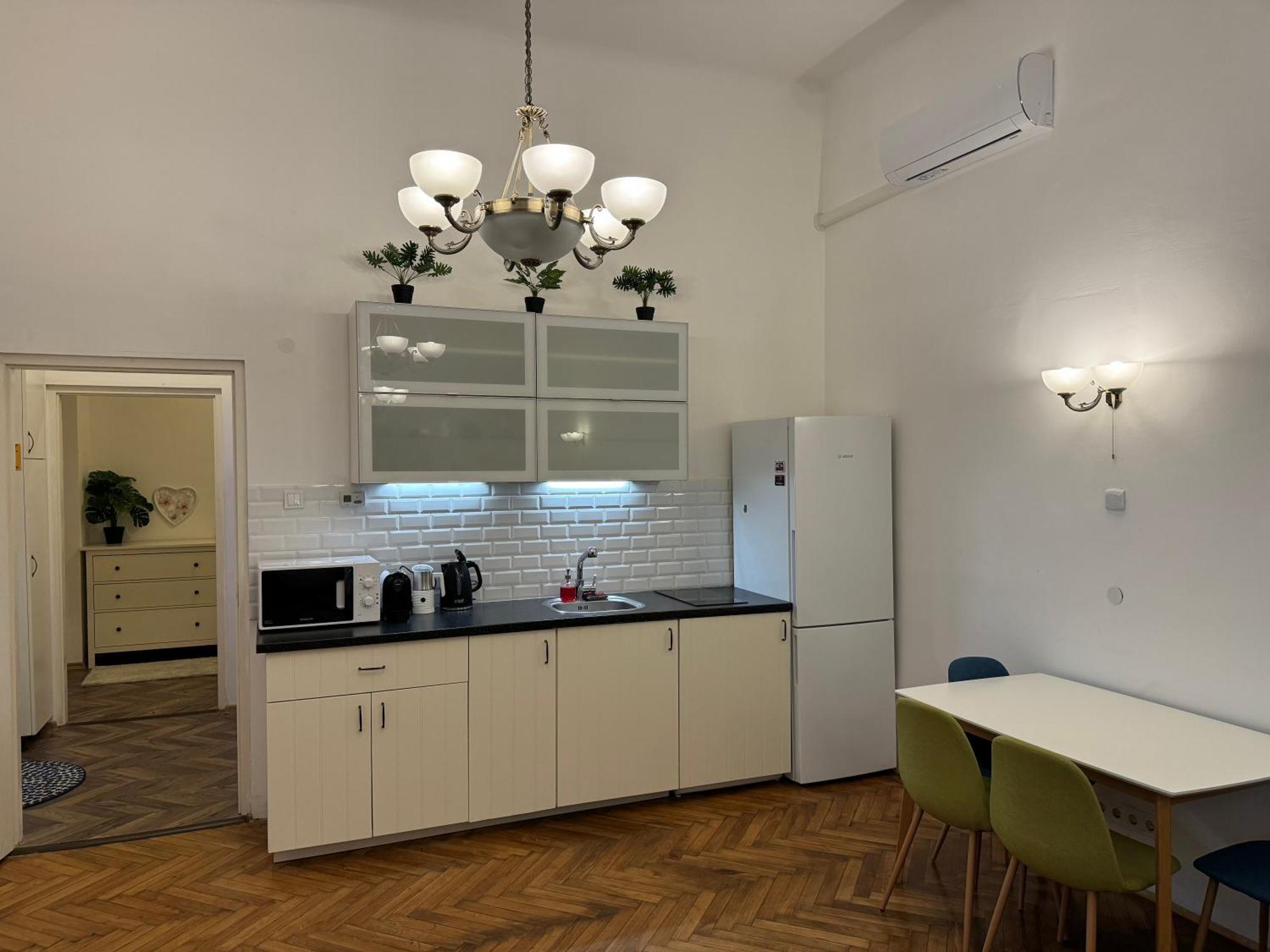 Exceptional In Center Apartment Budapest